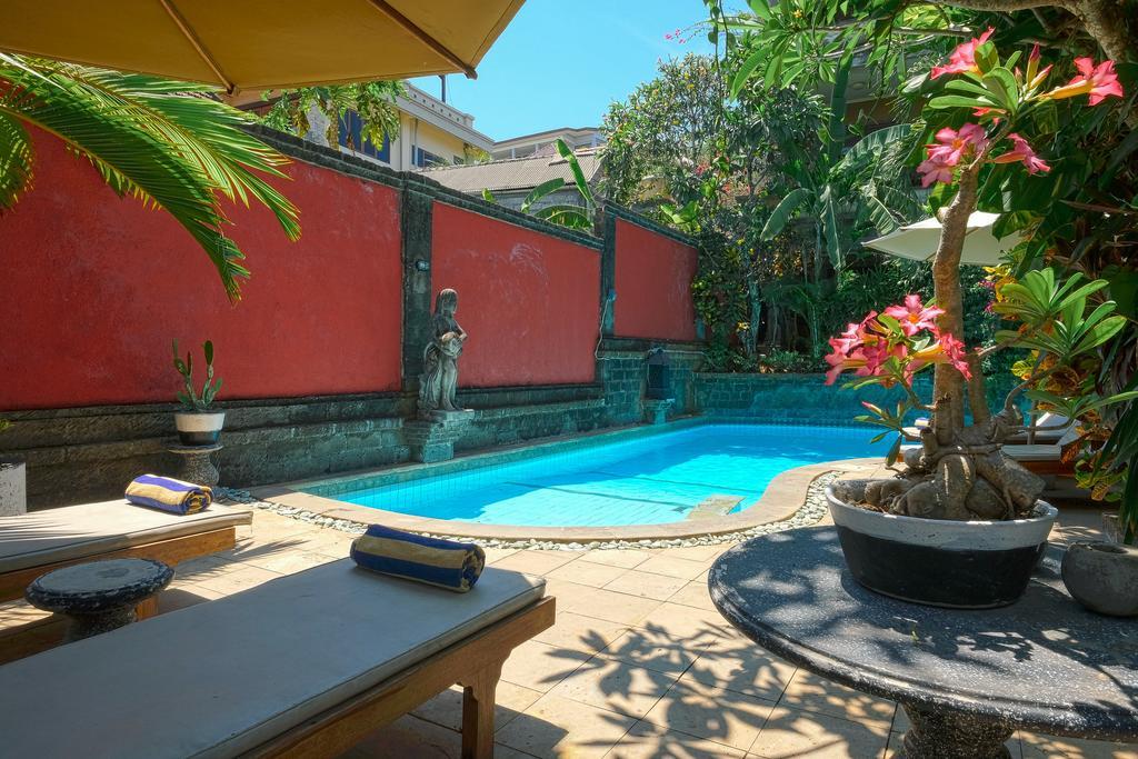 Ellies Hotel Nusa Dua  Exterior photo