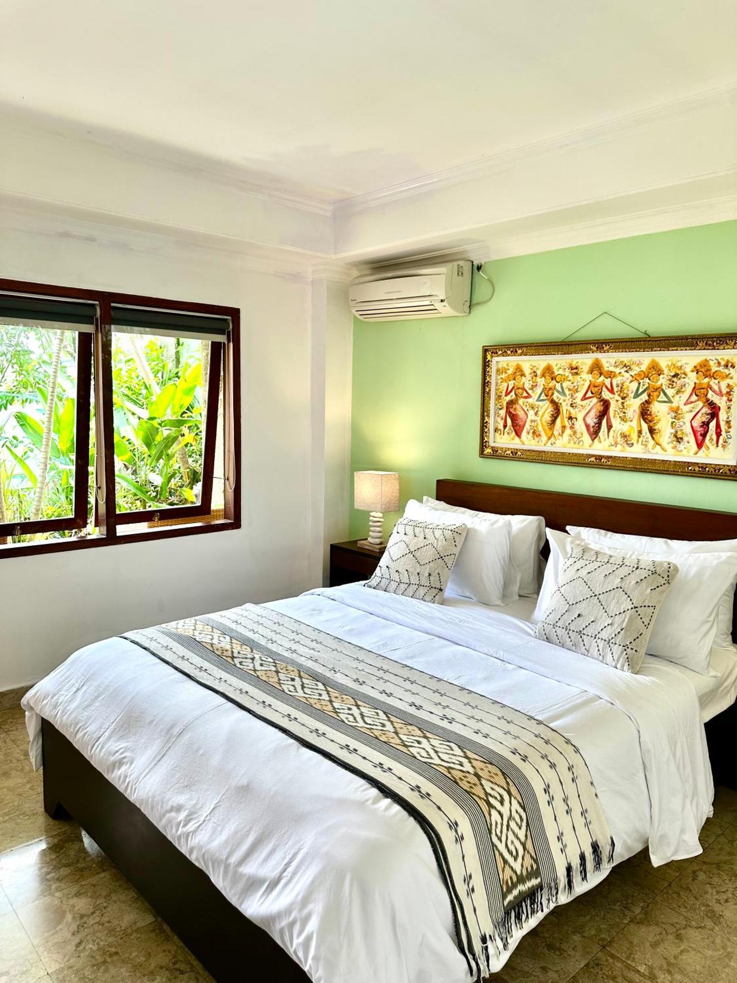 Ellies Hotel Nusa Dua  Exterior photo