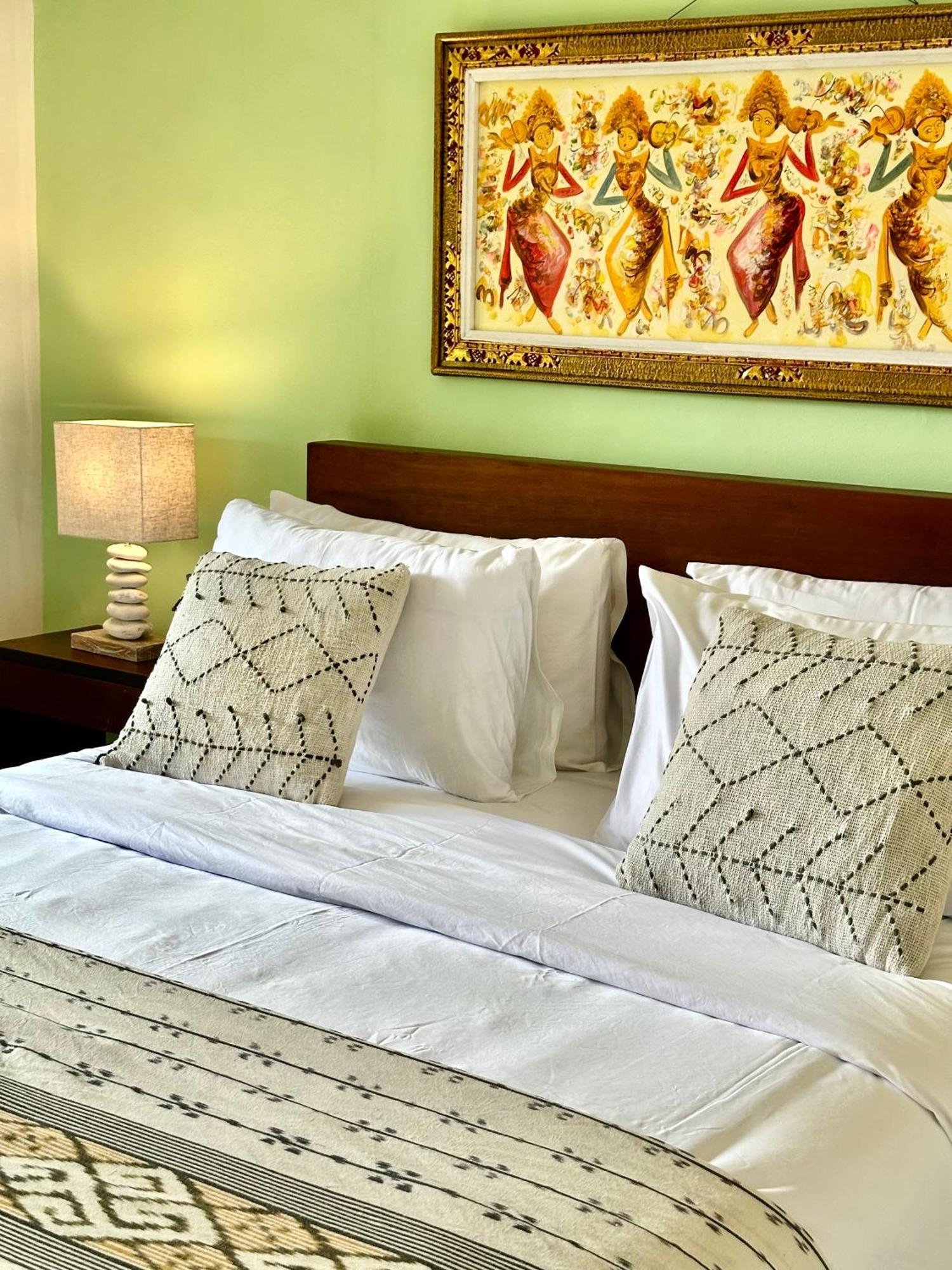 Ellies Hotel Nusa Dua  Exterior photo