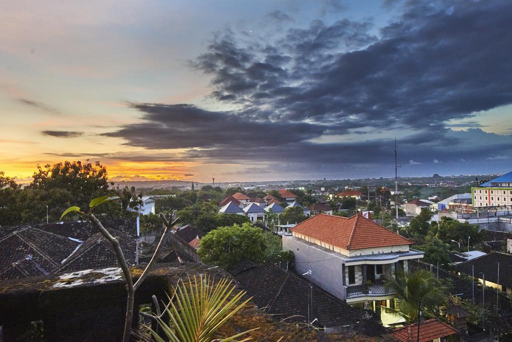 Ellies Hotel Nusa Dua  Exterior photo