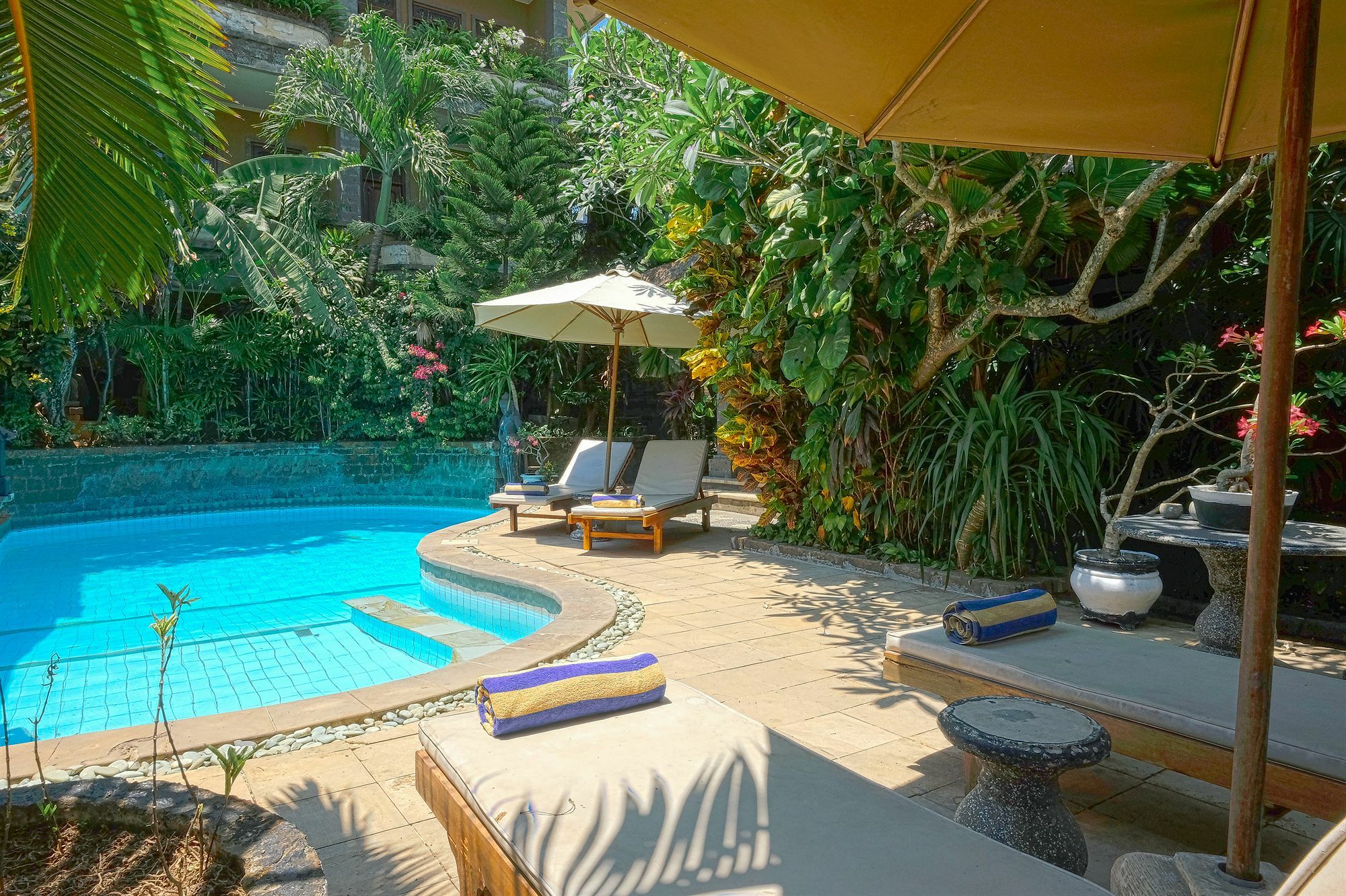 Ellies Hotel Nusa Dua  Exterior photo