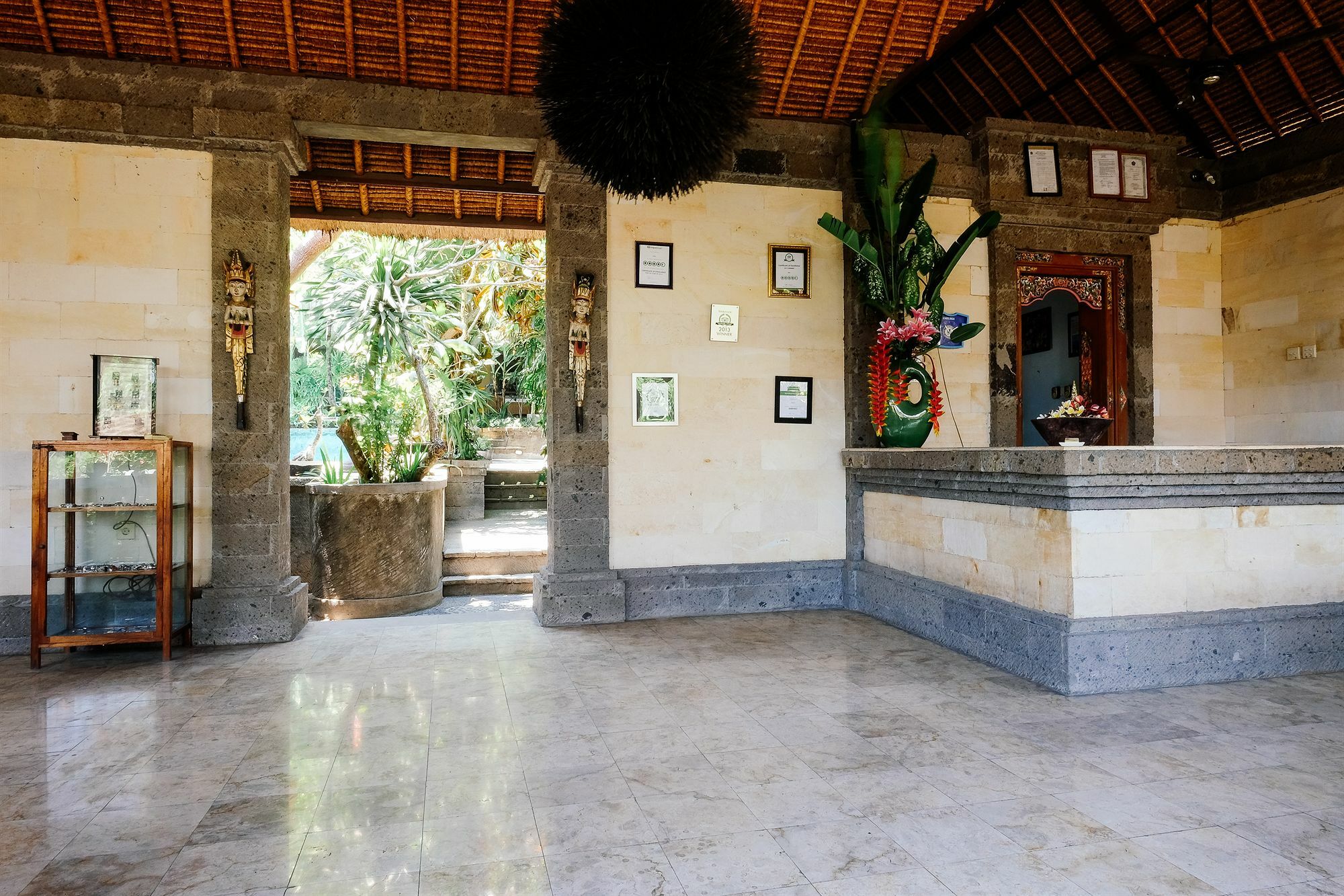 Ellies Hotel Nusa Dua  Exterior photo